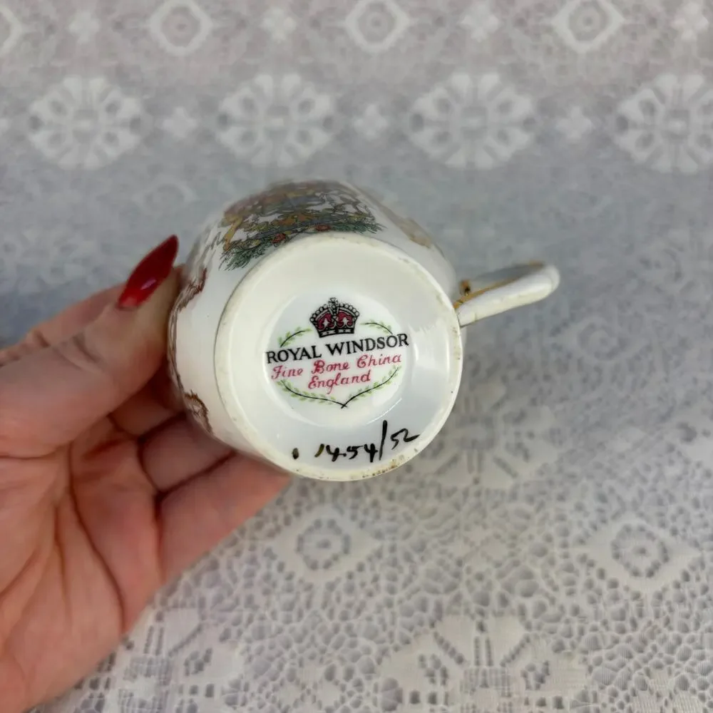 Vintage Royal Windsor Canada Coat of Arms Bone China Teacup & Saucer England